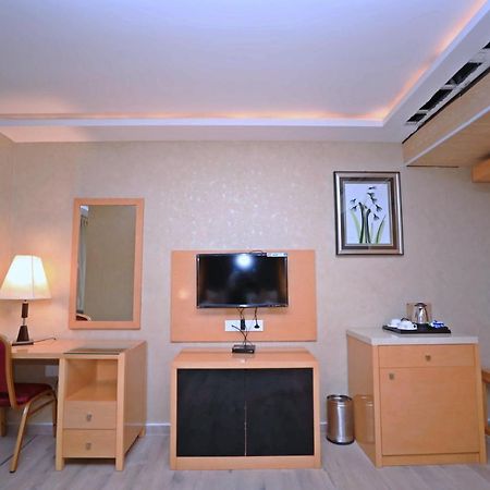 Bindiram Express By Shrigo Hotels Sitapur Muafi Exteriér fotografie