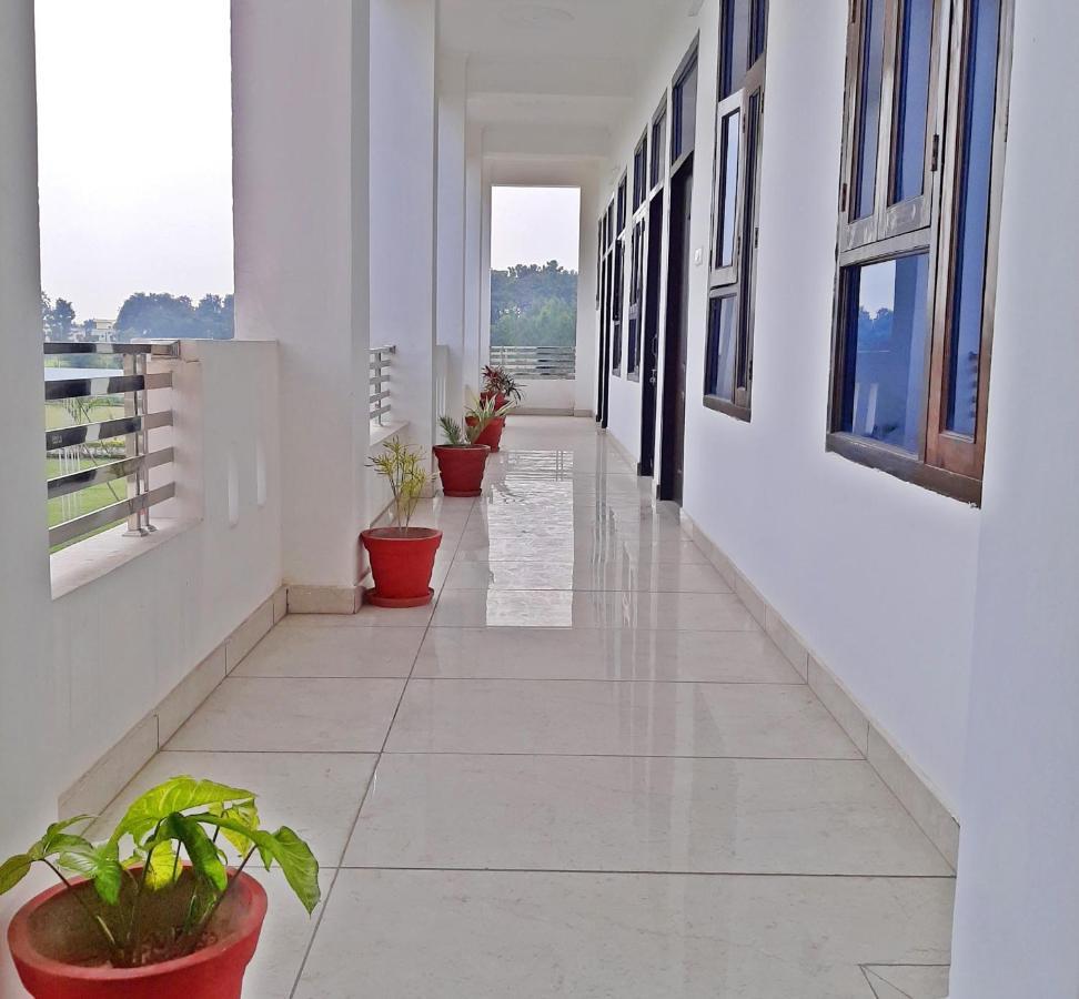 Bindiram Express By Shrigo Hotels Sitapur Muafi Exteriér fotografie