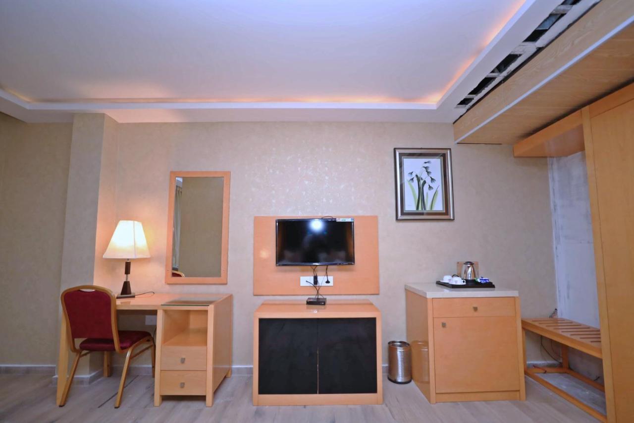 Bindiram Express By Shrigo Hotels Sitapur Muafi Exteriér fotografie