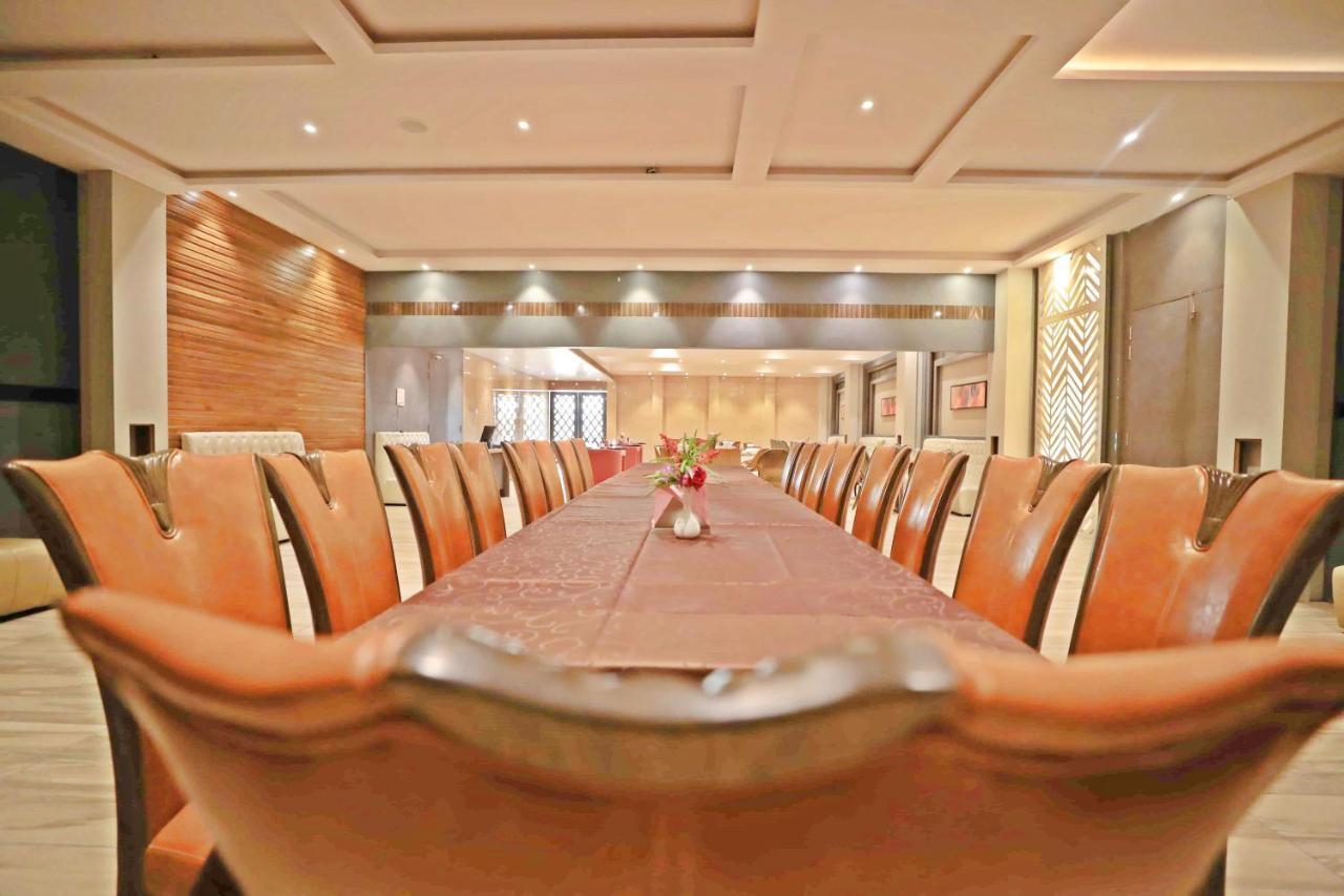 Bindiram Express By Shrigo Hotels Sitapur Muafi Exteriér fotografie
